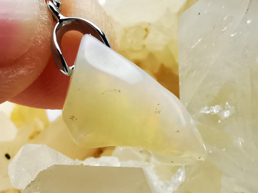 Pendentif : OPALE