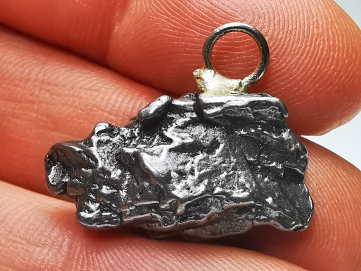Pendentif : météorite (Sidérite) Campo del Cielo, Argentine