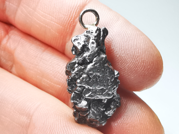 Pendentif : météorite (Sidérite) Campo del Cielo, Argentine