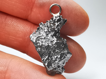 Pendentif : météorite (Sidérite) Campo del Cielo, Argentine