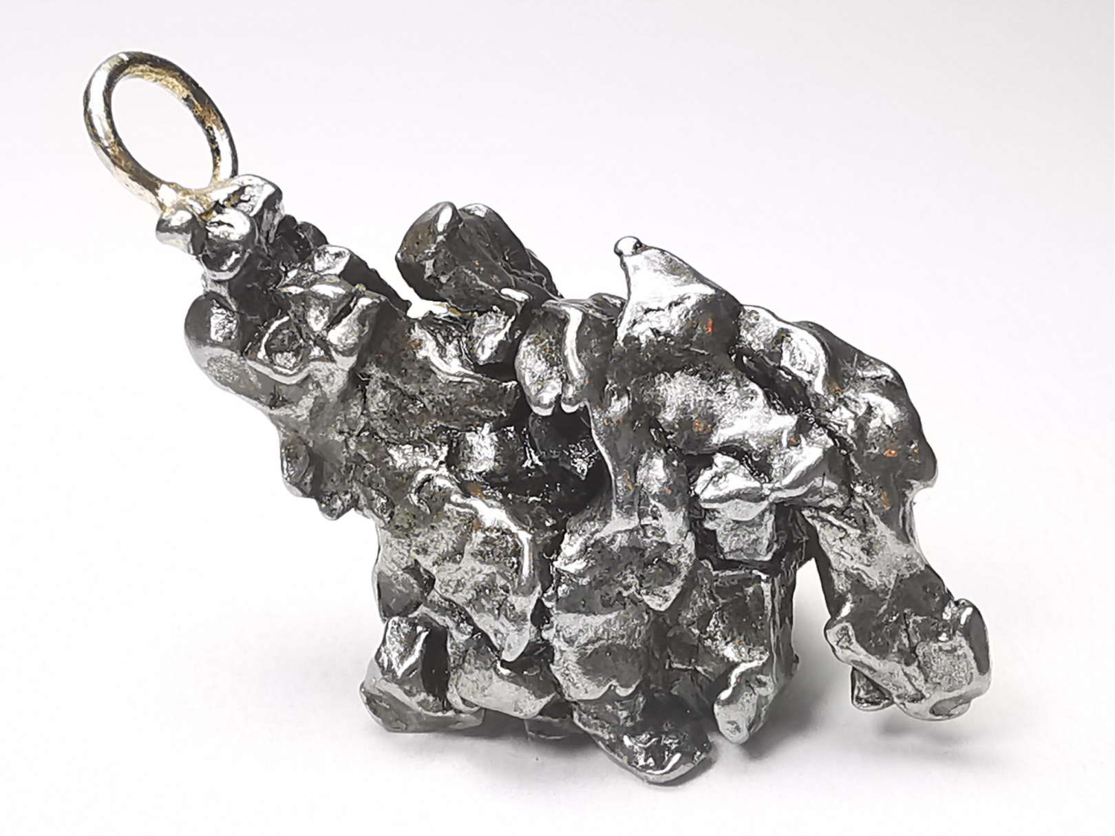 Pendentif : météorite (Sidérite) Campo del Cielo, Argentine