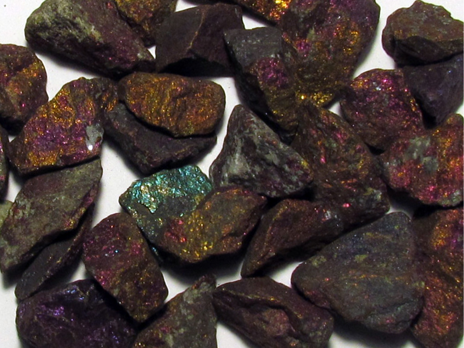 pierre roulée : chalcopyrite